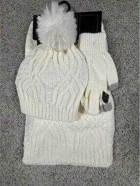 NWT Charlotte Daniel Scarf, Hat, Gloves Set White Women’s 3 Pieces